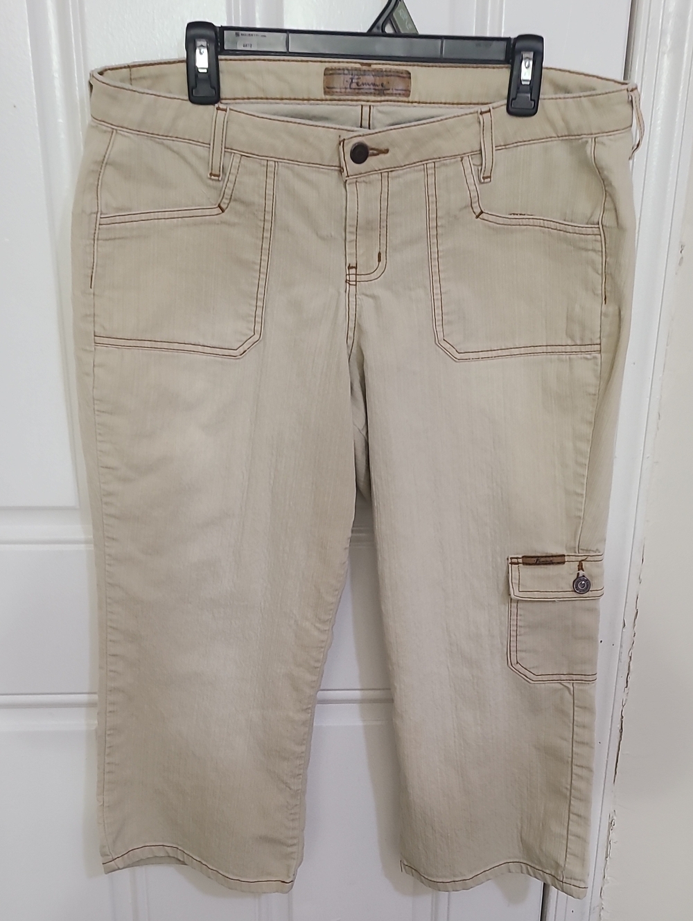 Femme Khaki Cargo Capris with Contrast Stitching